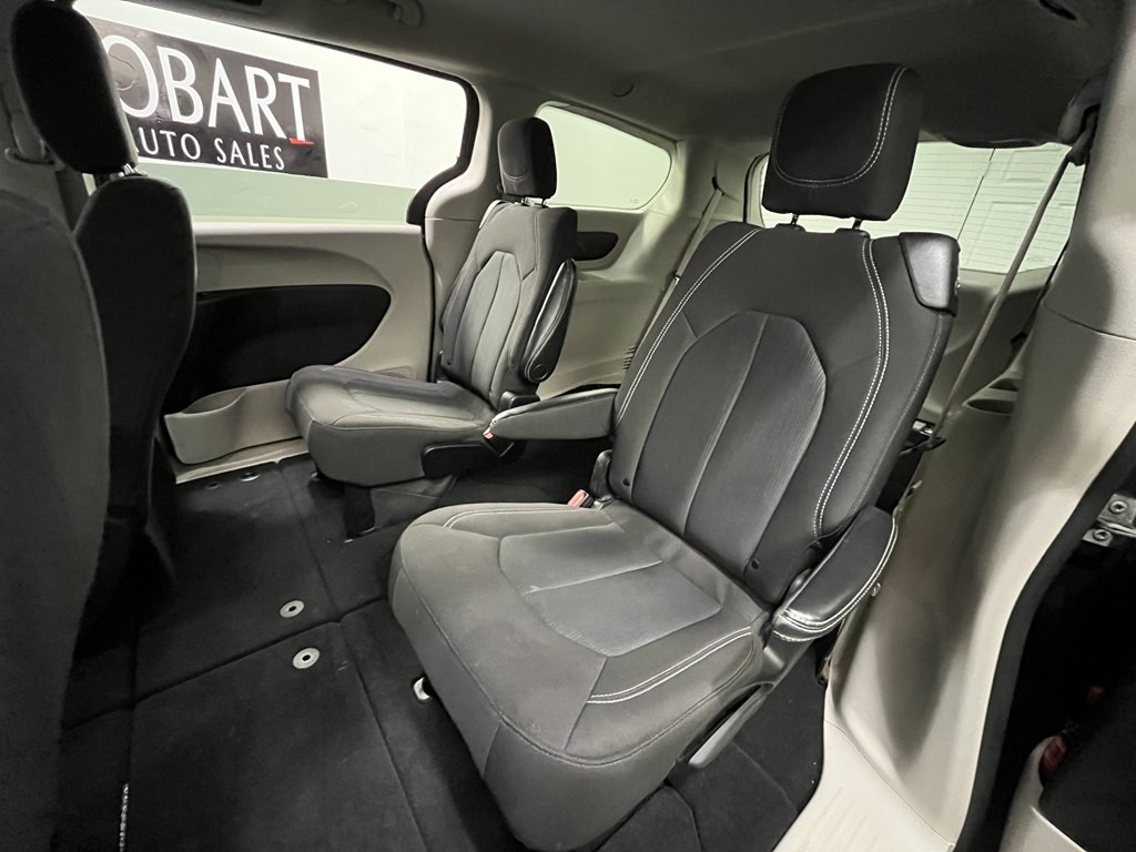 2023 Chrysler Voyager Image 13