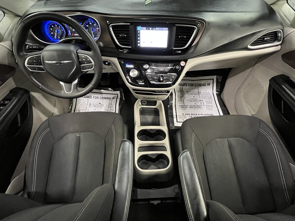 2023 Chrysler Voyager Image 16