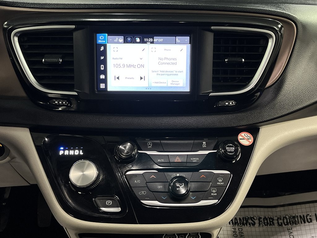 2023 Chrysler Voyager Image 18