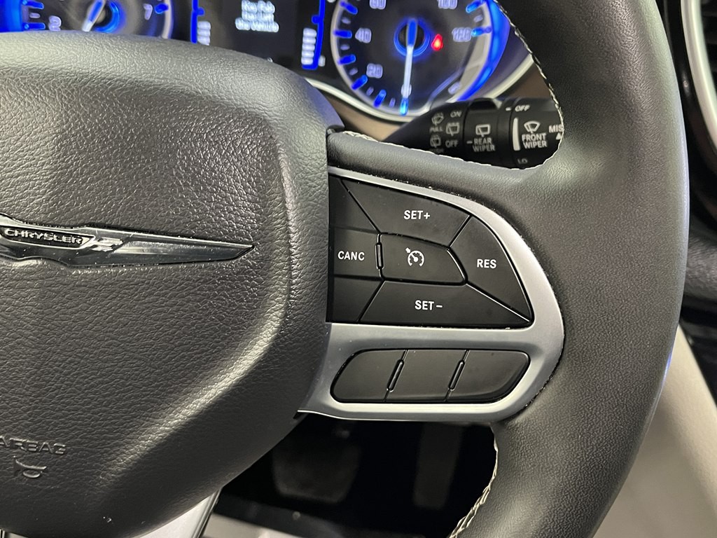 2023 Chrysler Voyager Image 25