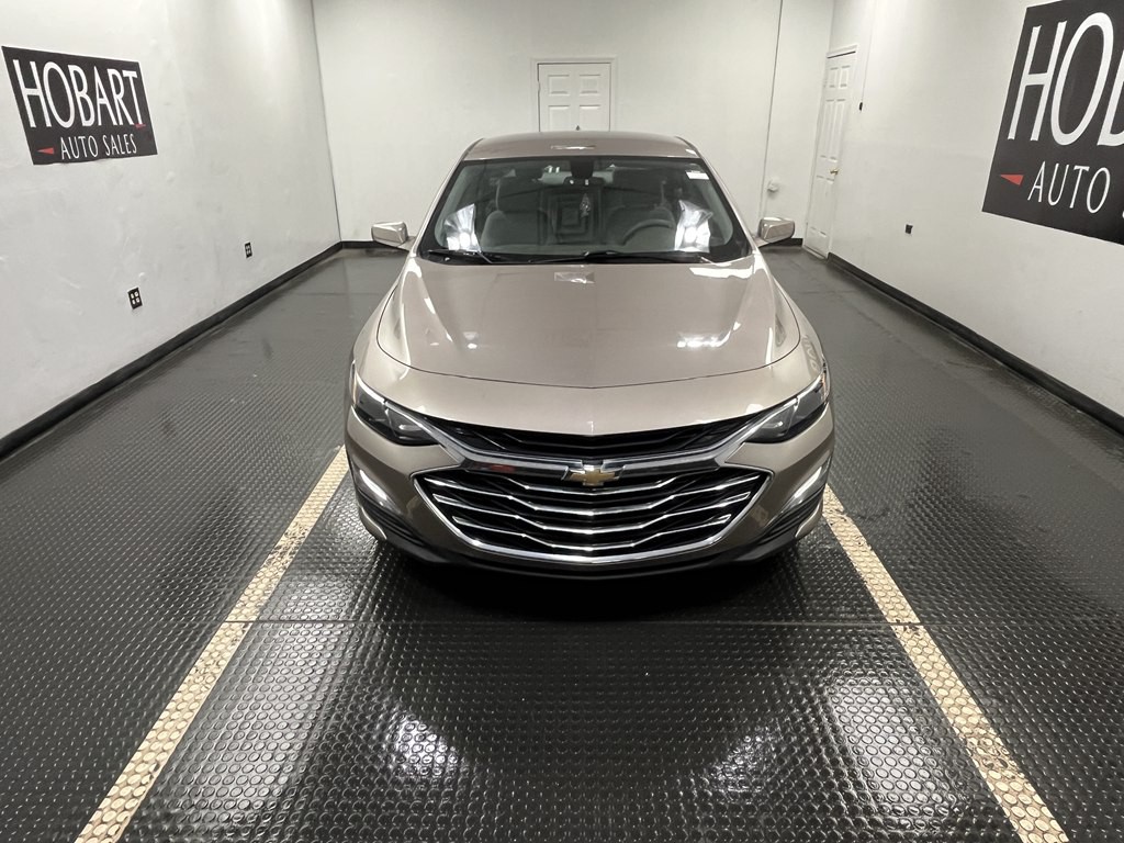 2022 Chevrolet Malibu Image 2