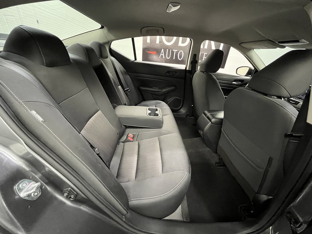 2024 Nissan Altima Image 16