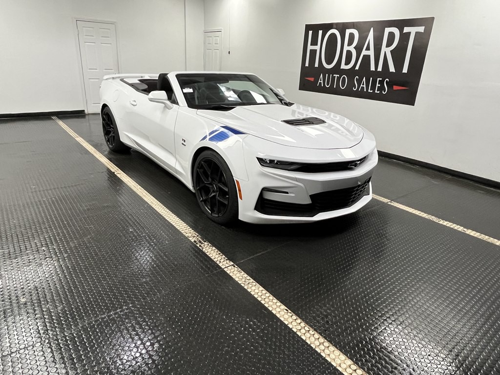 2021 Chevrolet Camaro Image 1