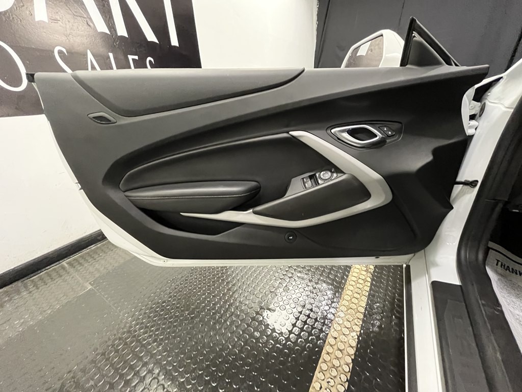2021 Chevrolet Camaro Image 8