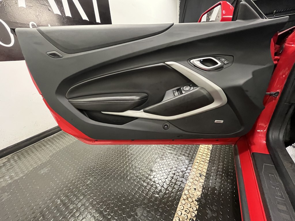 2023 Chevrolet Camaro Image 8