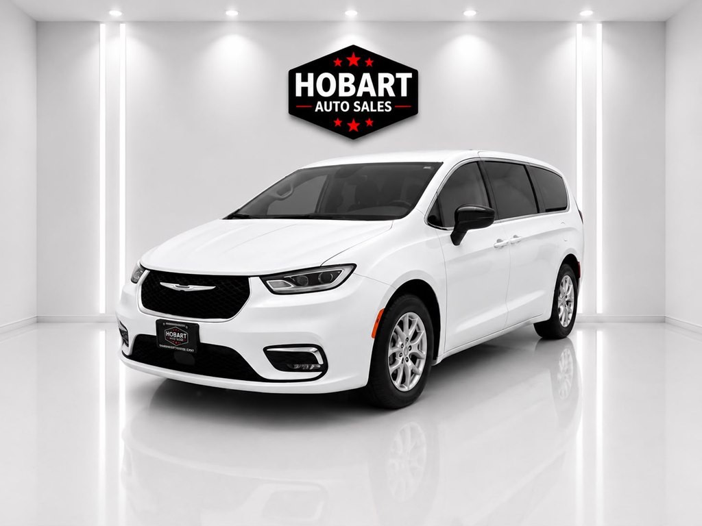 2023 Chrysler Pacifica Image 3