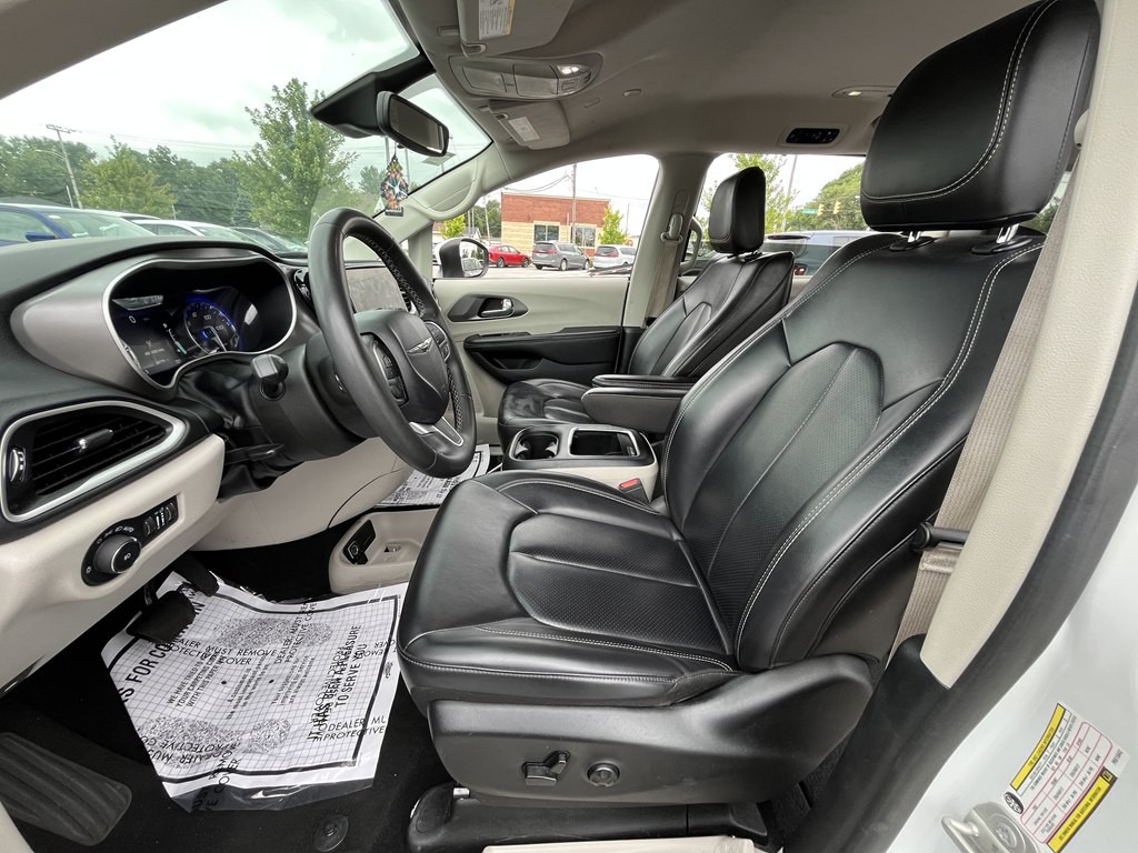 2023 Chrysler Pacifica Image 7