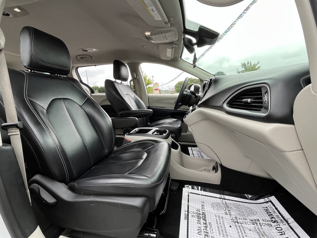 2023 Chrysler Pacifica Image 10