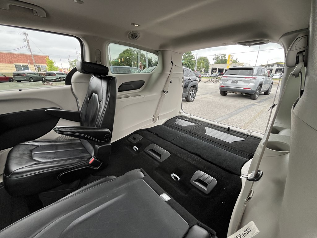 2023 Chrysler Pacifica Image 14