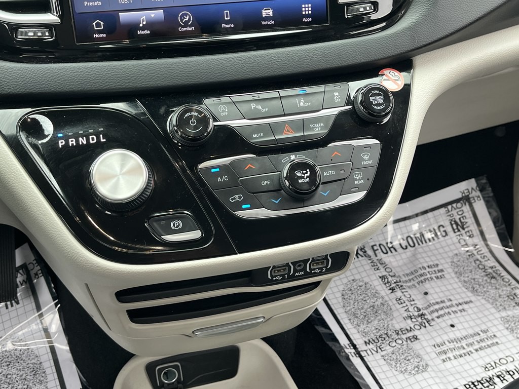 2023 Chrysler Pacifica Image 18