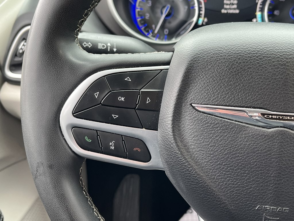 2023 Chrysler Pacifica Image 24