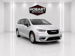 Image for 2024 Chrysler Pacifica Touring L ID: 7557822