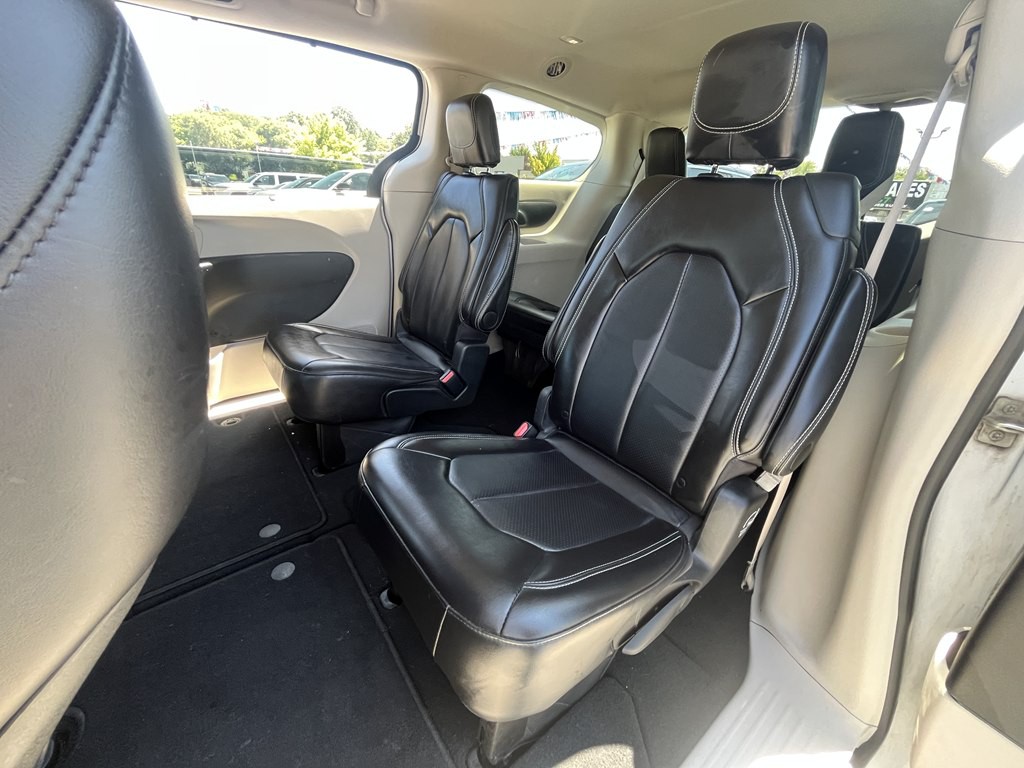 2024 Chrysler Pacifica Image 13