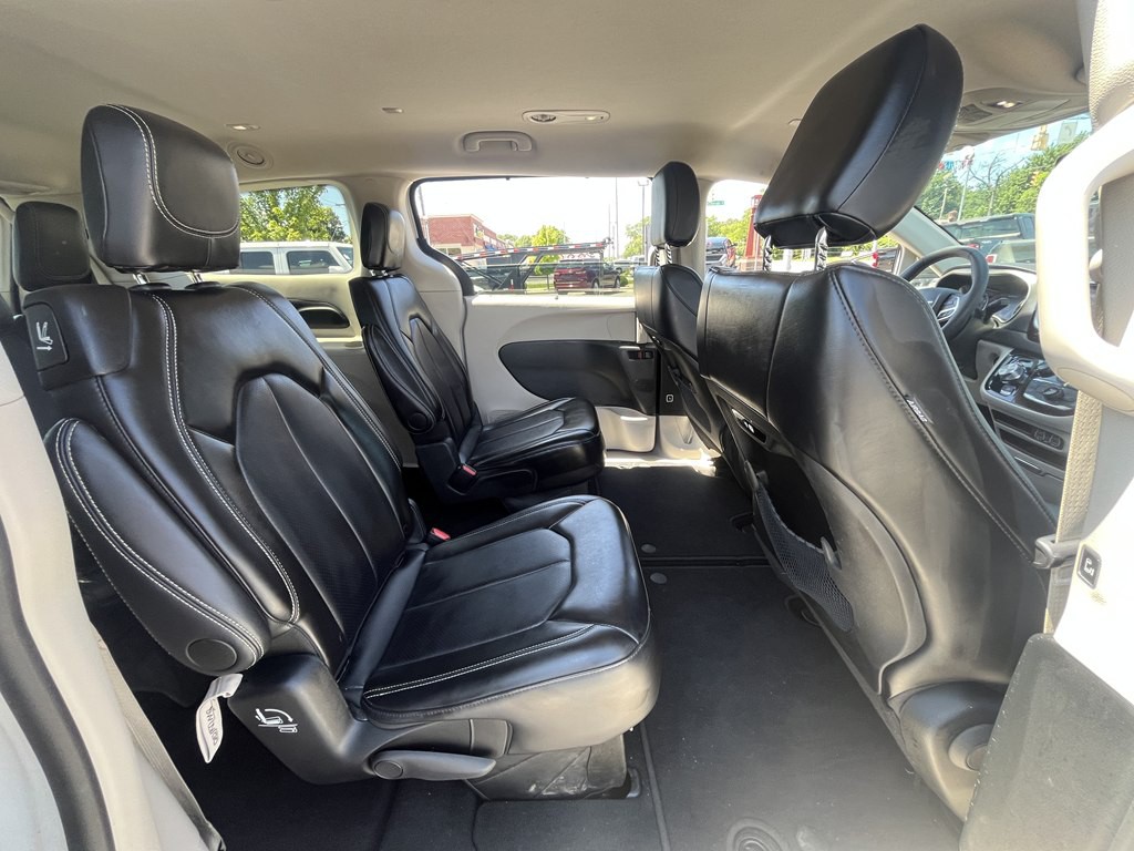 2024 Chrysler Pacifica Image 14
