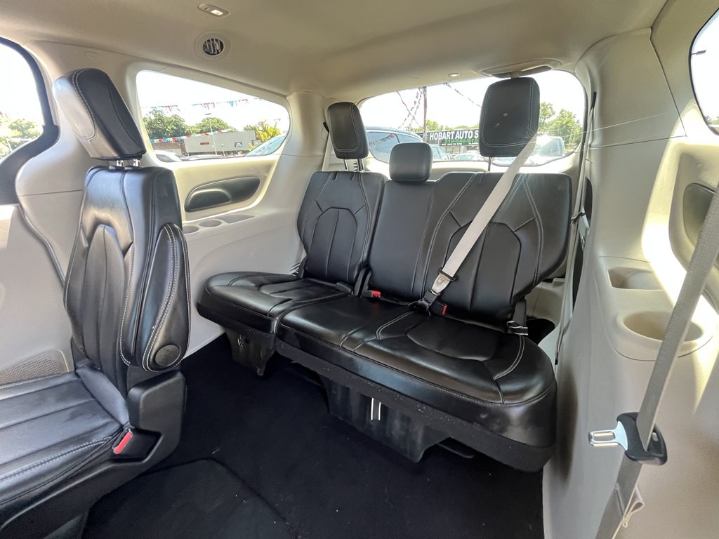 2024 Chrysler Pacifica Image 16