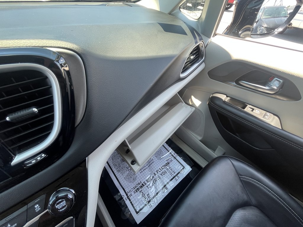 2024 Chrysler Pacifica Image 21