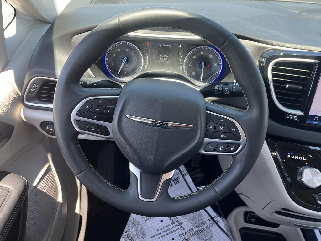 2024 Chrysler Pacifica Image 22