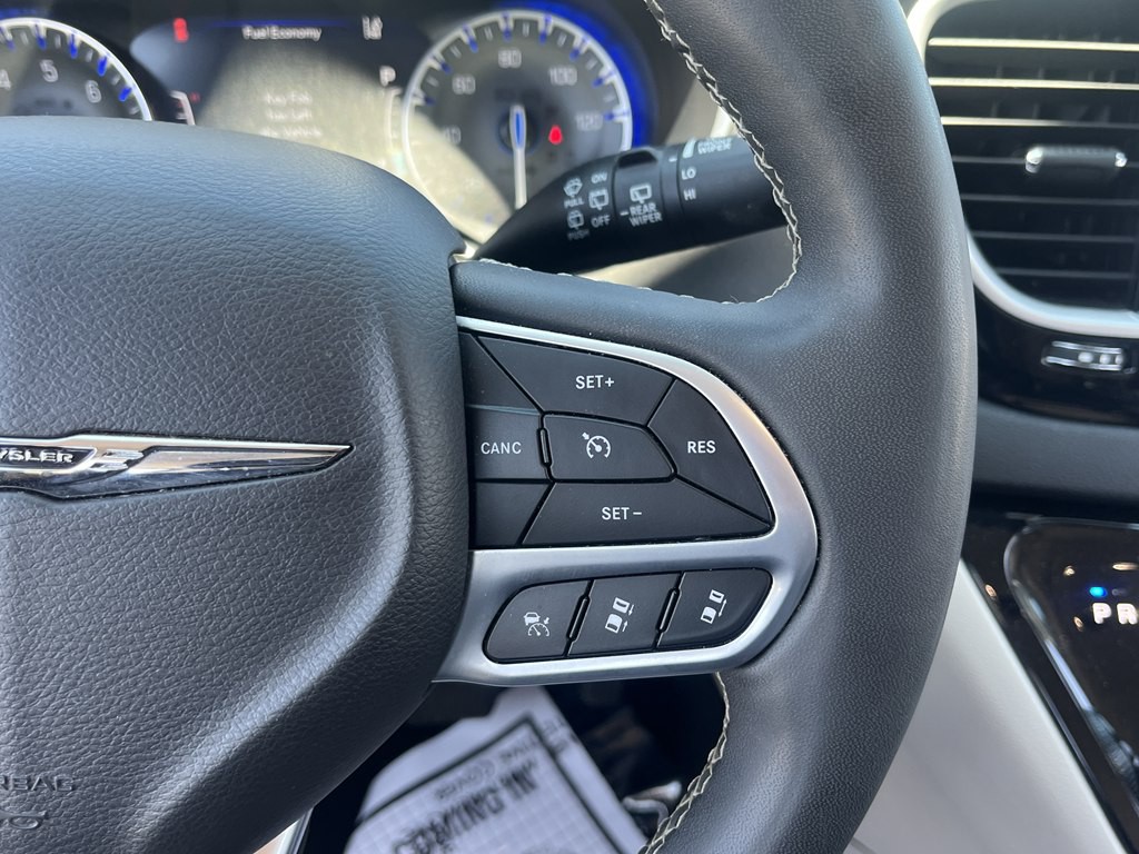2024 Chrysler Pacifica Image 27