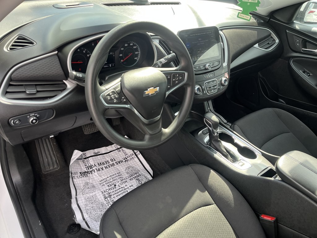 2025 Chevrolet Malibu Image 8