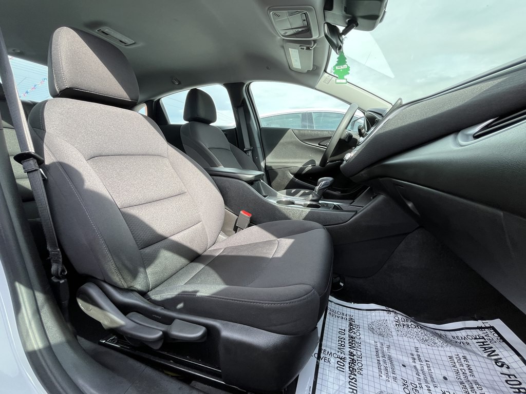 2025 Chevrolet Malibu Image 9