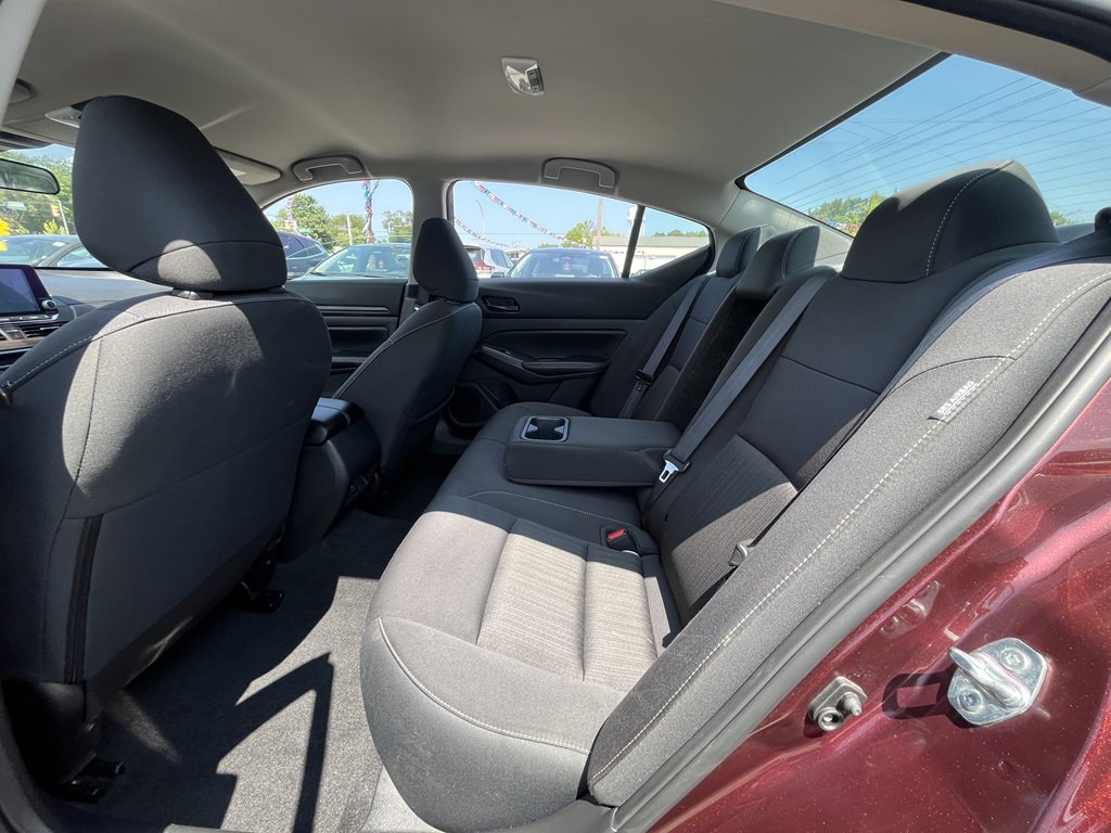 2025 Nissan Altima Image 13