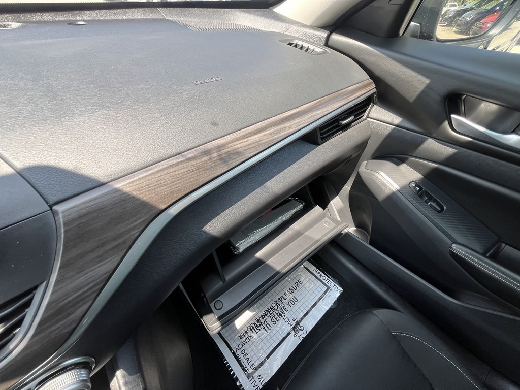 2025 Nissan Altima Image 22