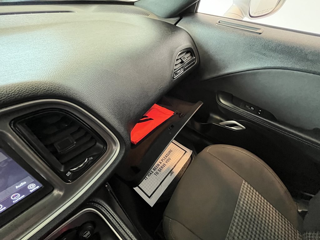 2022 Dodge Challenger Image 17