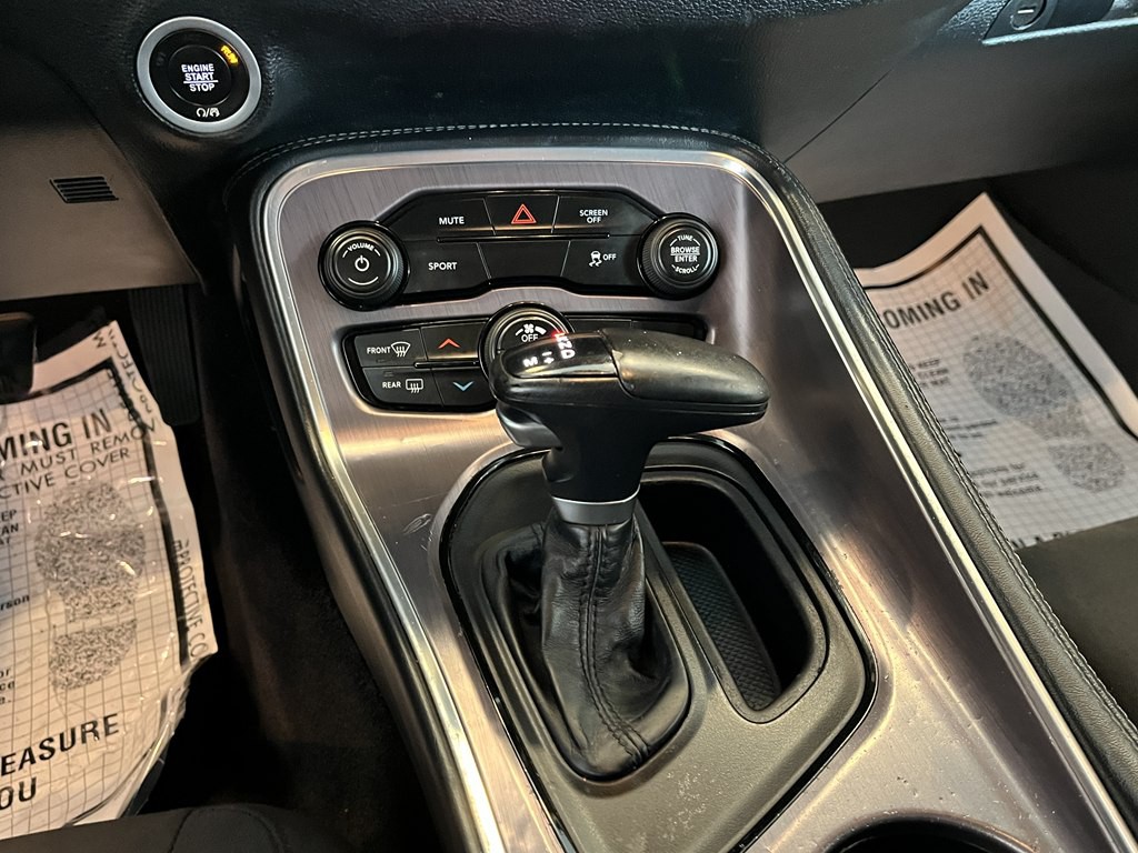 2017 Dodge Challenger Image 16