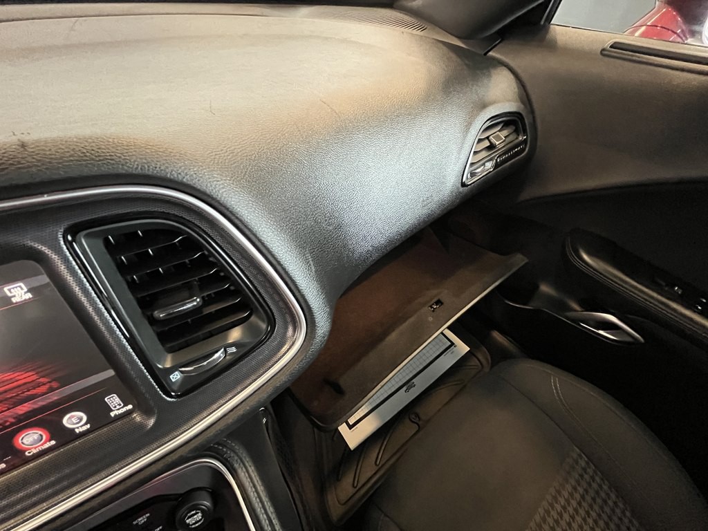 2017 Dodge Challenger Image 17