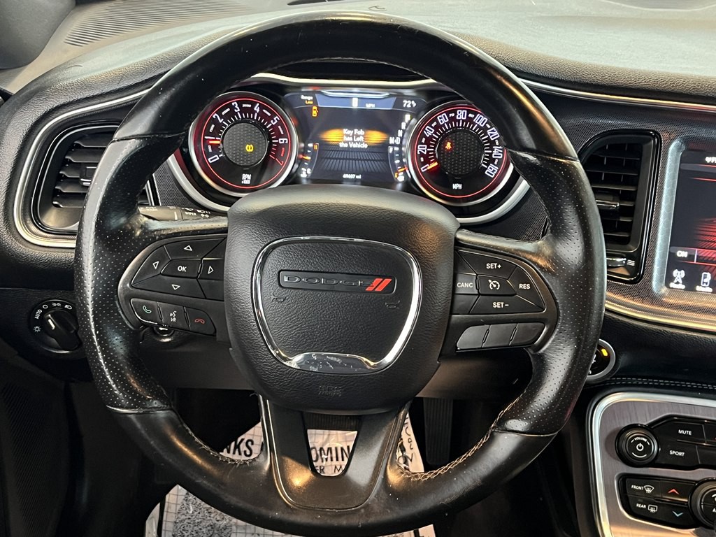 2017 Dodge Challenger Image 18