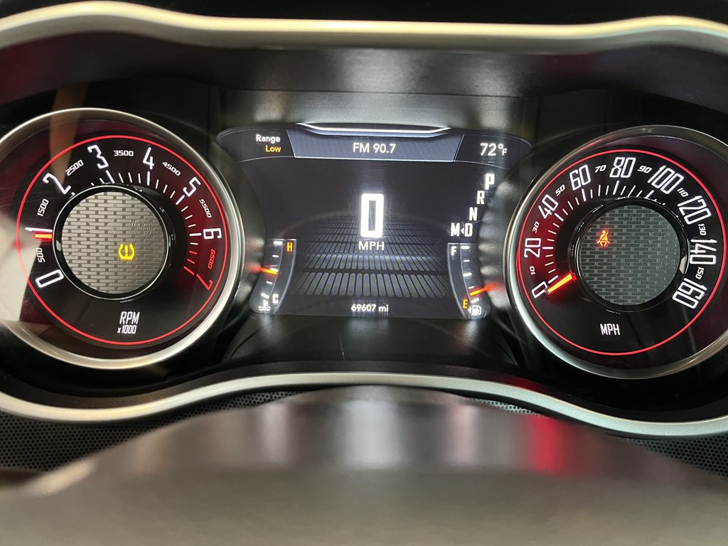 2017 Dodge Challenger Image 19