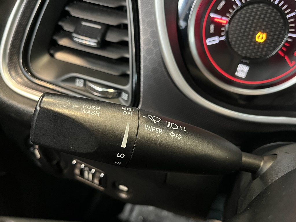 2017 Dodge Challenger Image 20