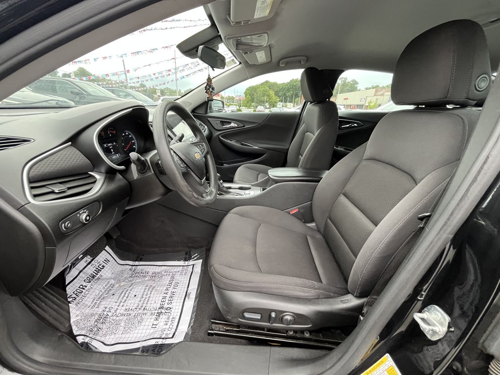 2023 Chevrolet Malibu Image 8