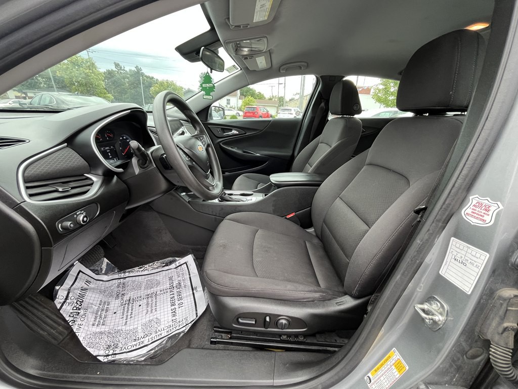 2023 Chevrolet Malibu Image 8