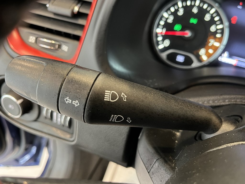 2017 Jeep Renegade Image 22