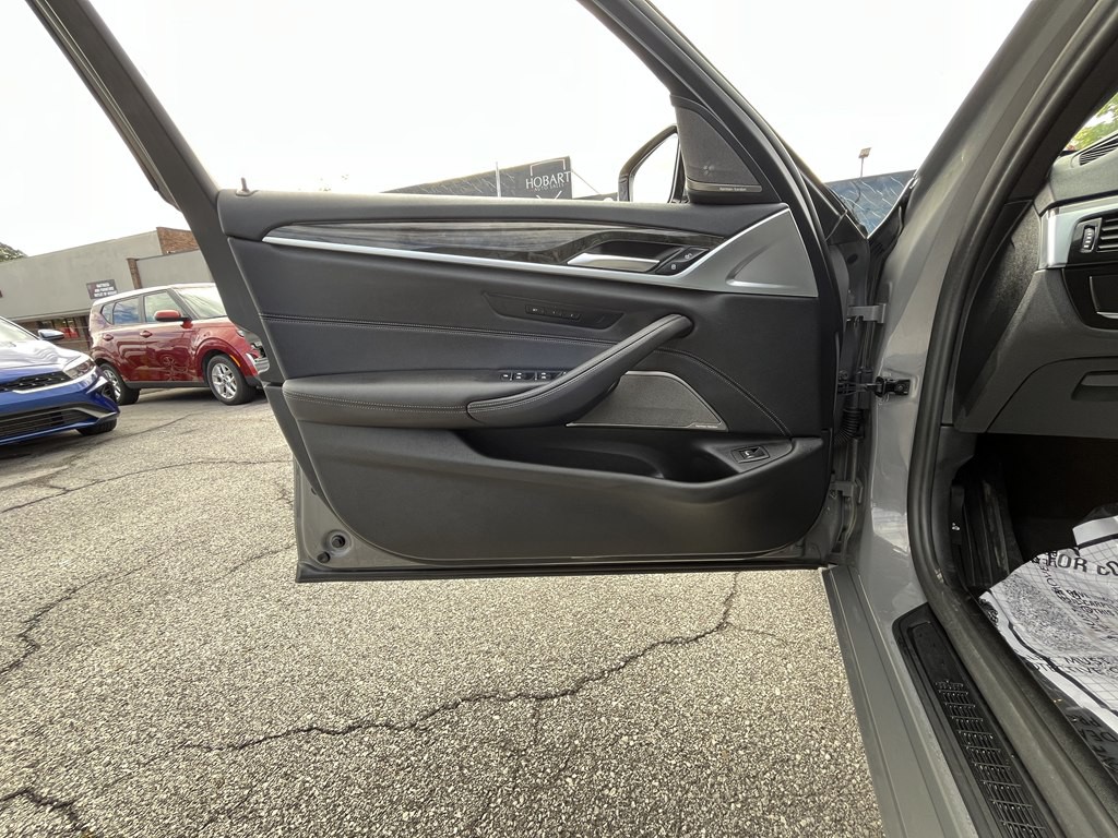 2022 BMW 5 Series Image 7