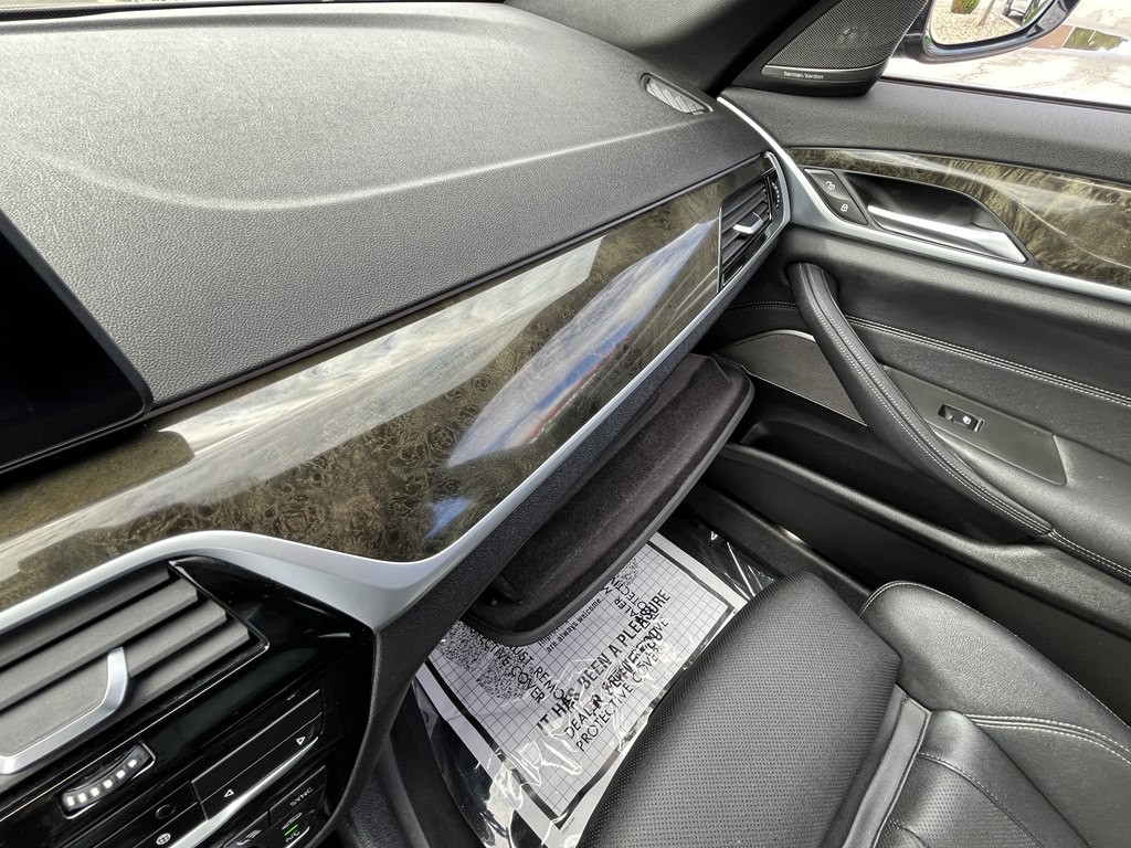 2022 BMW 5 Series Image 22