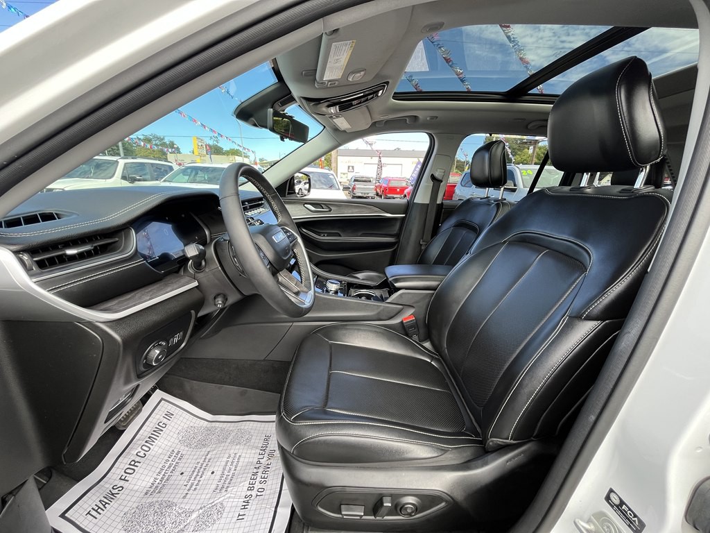 2023 Jeep Grand Cherokee Image 8