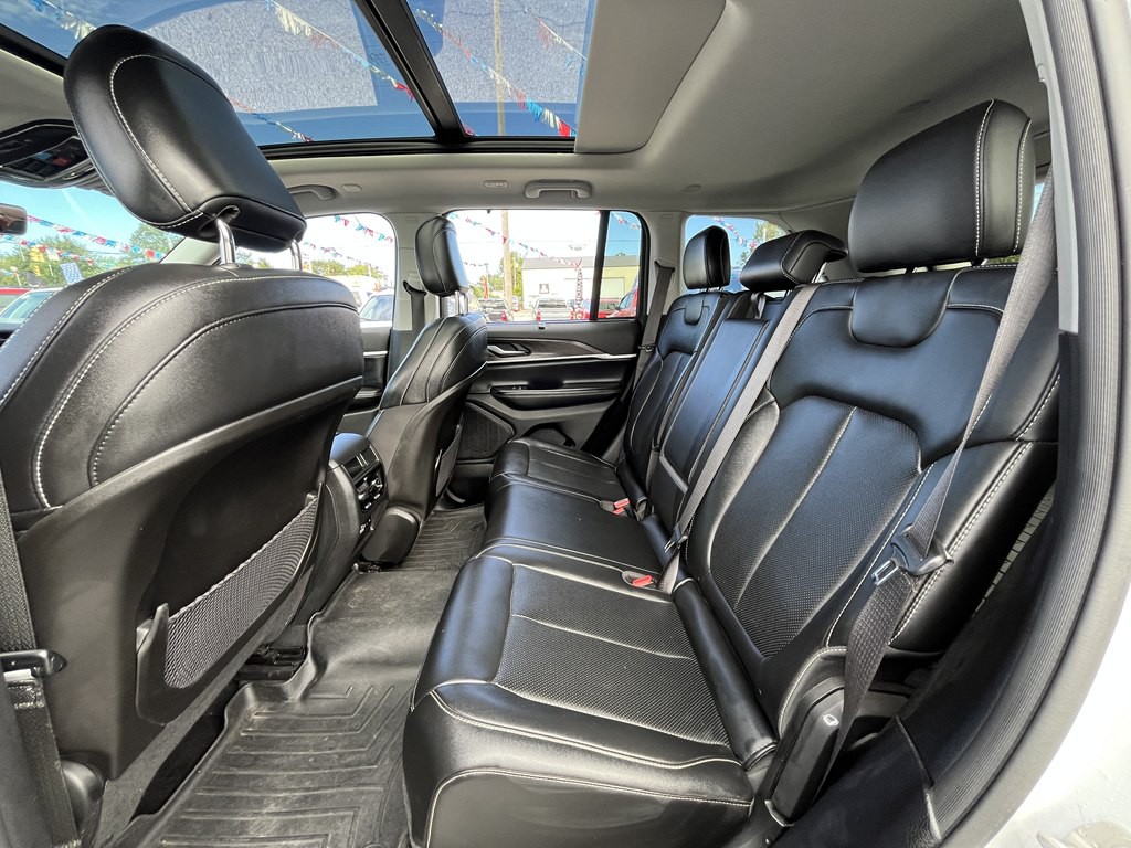 2023 Jeep Grand Cherokee Image 12