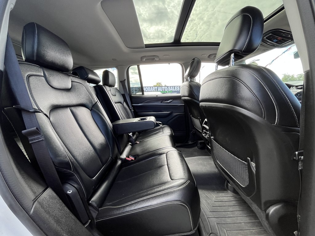 2023 Jeep Grand Cherokee Image 16