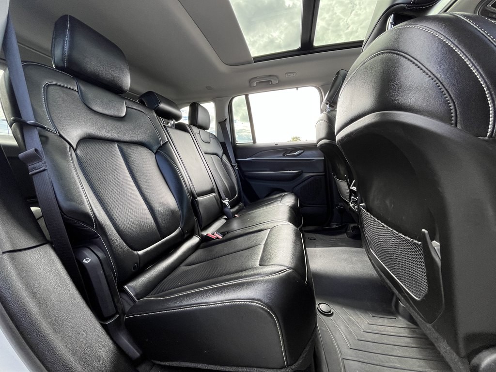 2023 Jeep Grand Cherokee Image 17