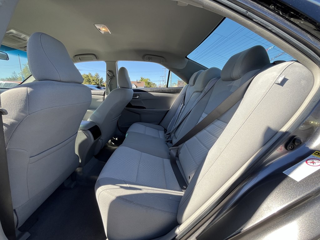 2017 Toyota Camry Image 14