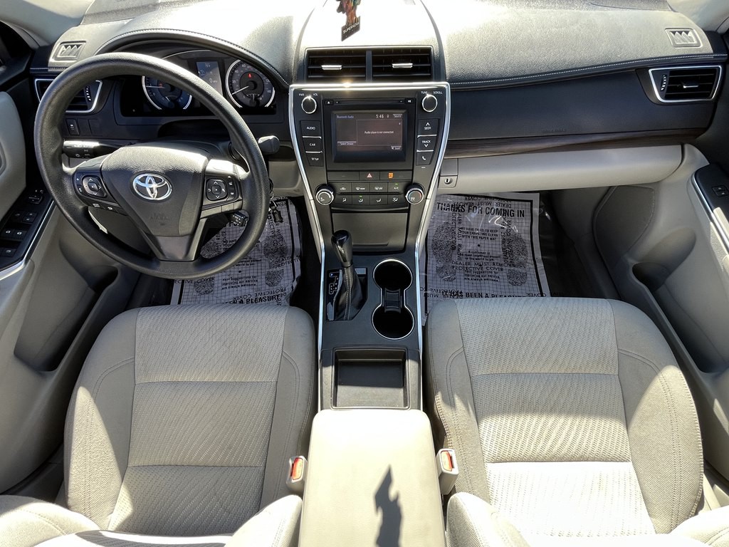 2017 Toyota Camry Image 18