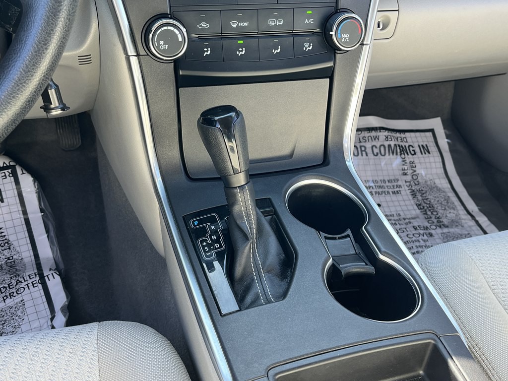 2017 Toyota Camry Image 20