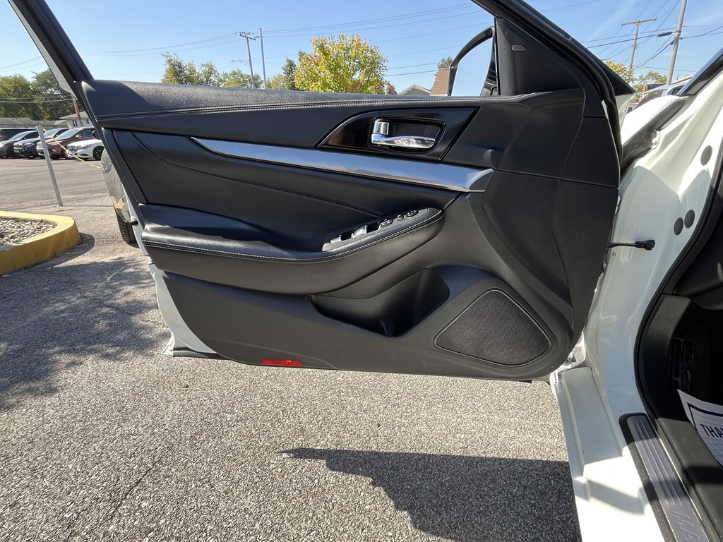 2023 Nissan Maxima Image 6