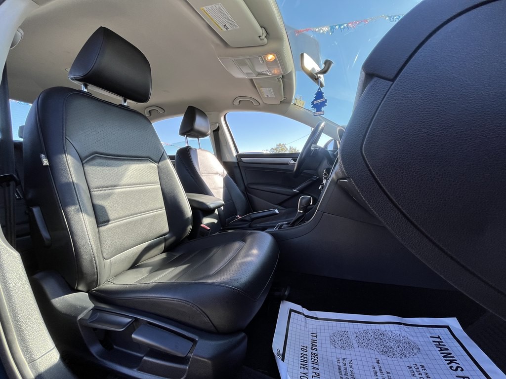 2018 Volkswagen Passat Image 10