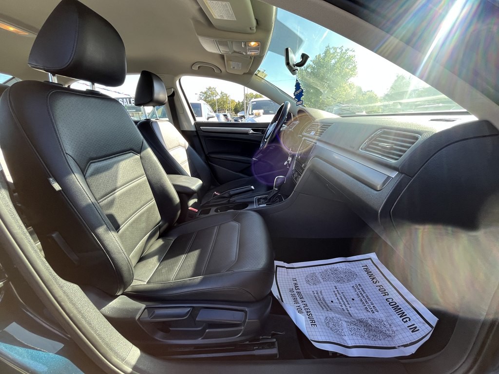 2018 Volkswagen Passat Image 11