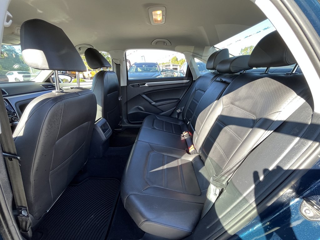 2018 Volkswagen Passat Image 12