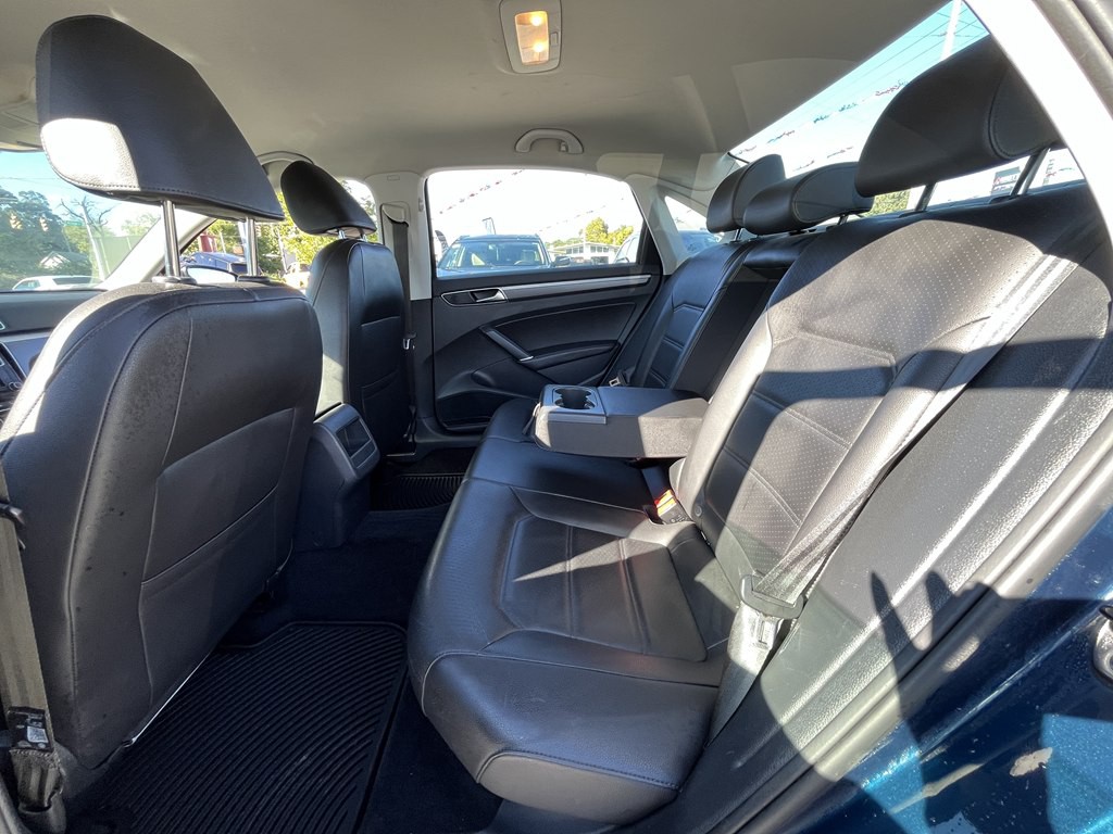 2018 Volkswagen Passat Image 13
