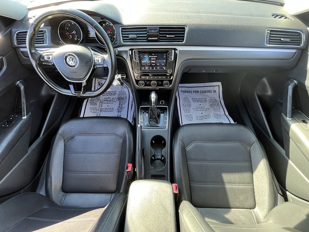 2018 Volkswagen Passat Image 18